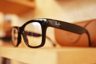 ray-ban meta akıllı gözlükler yeni canlı yapay zeka, canlı çeviri ve shazam desteğiyle daha güçlü